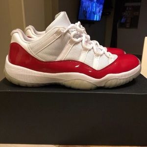 Selling retro 11s low